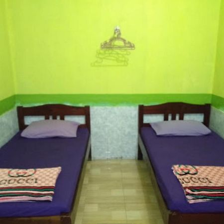 Hotel Indah Grogot Syariah Mitra Reddoorz Tanah Grogot المظهر الخارجي الصورة